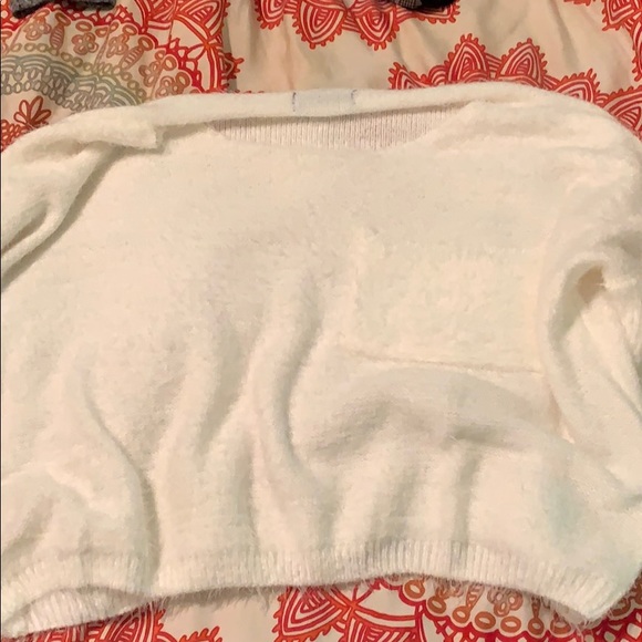 white cropped sweater - Picture 2 of 4